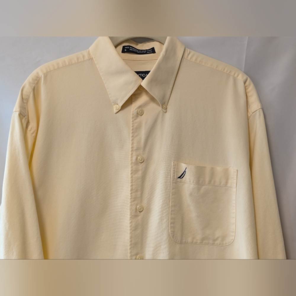 Nautica Oxford Vintage dress shirt  100% cotton, button-down collar, long sleeve